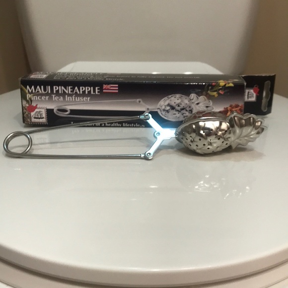 ⚡️FINAL PRICE⚡️ Maui Hawaii Pineapple shaped Tea Infuser - Picture 2 of 12